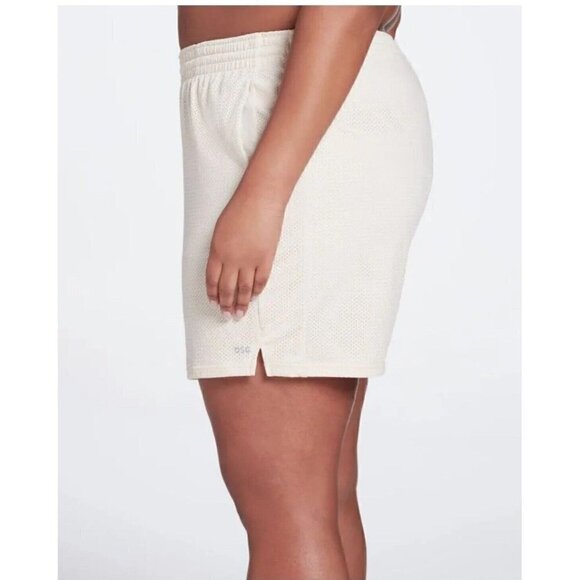 DSG Women's 7” Mesh Shorts Size XL Sand Beige Drawstring Waist Stretch Activewea - Picture 2 of 7